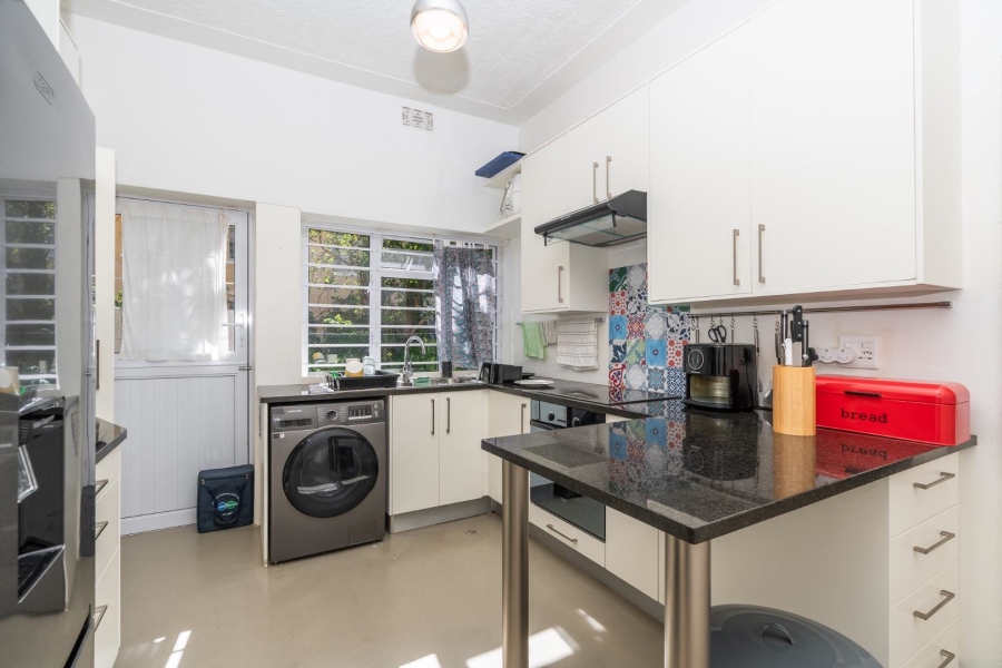 2 Bedroom Property for Sale in Vredehoek Western Cape